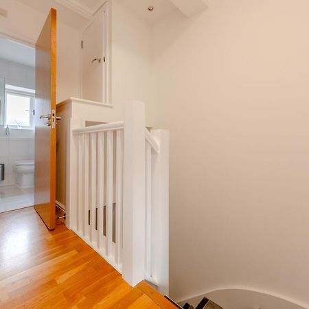 Appartamento Contemporary 1Bd Flat - Camden Londra Esterno foto