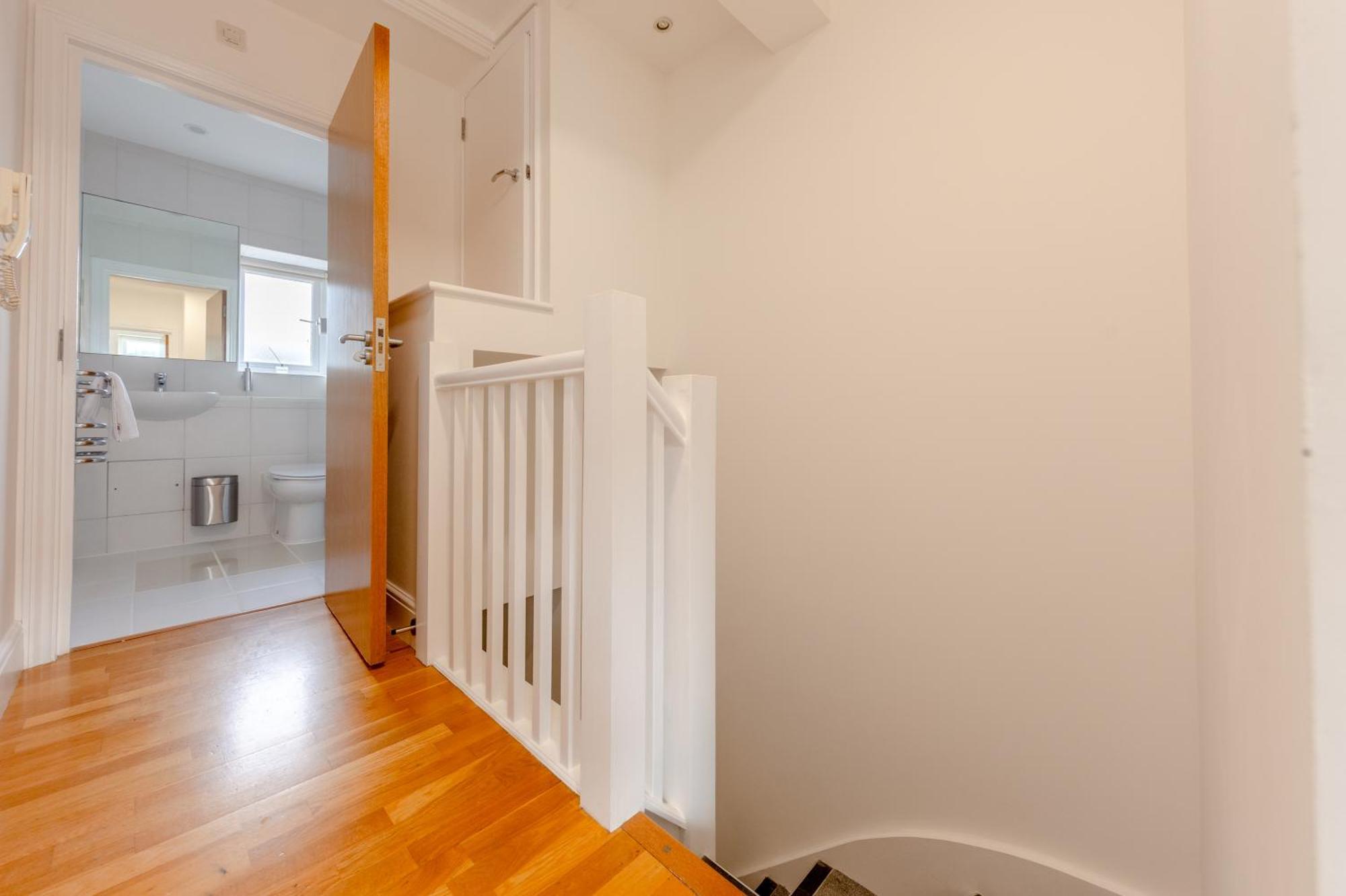 Appartamento Contemporary 1Bd Flat - Camden Londra Esterno foto