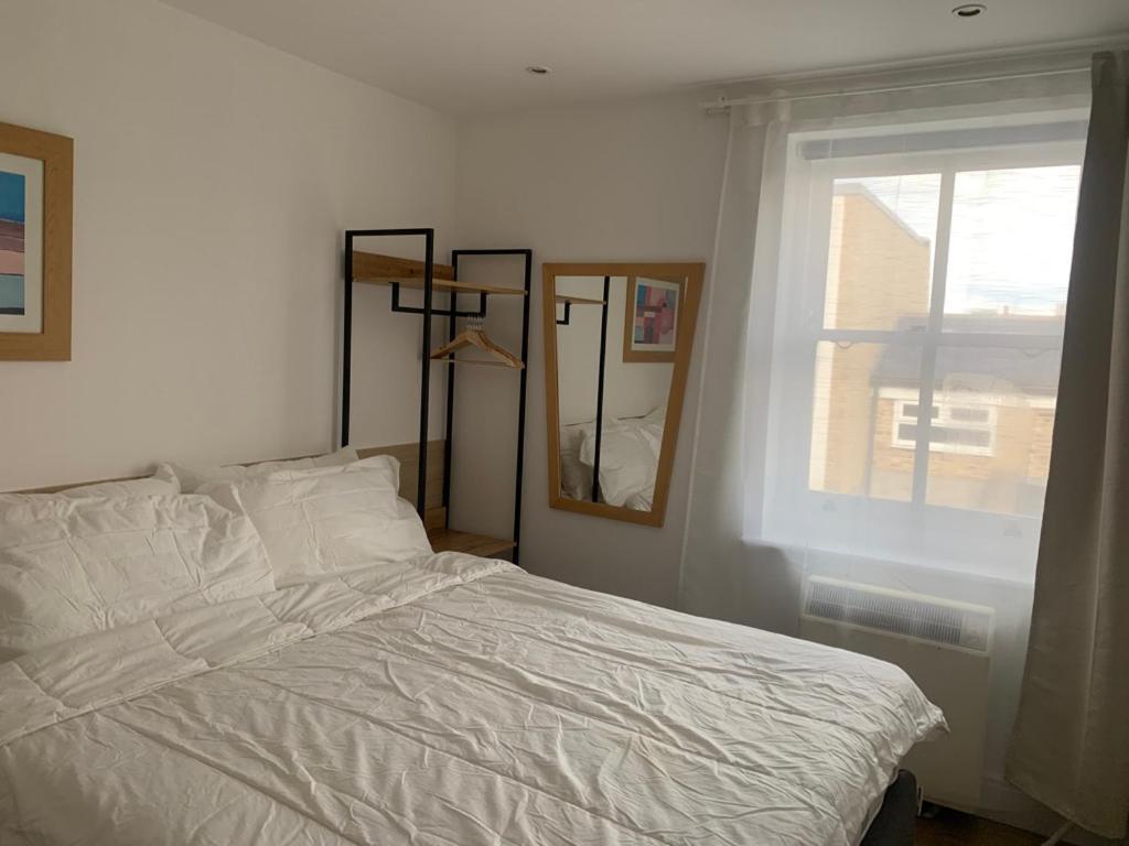 Appartamento Contemporary 1Bd Flat - Camden Londra Esterno foto